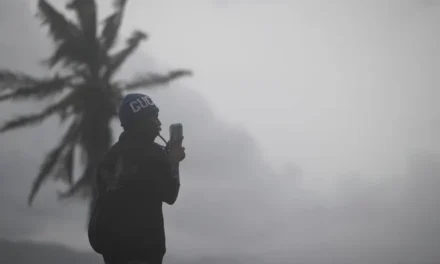 Huracán Melissa, la ‘tormenta del siglo’, toca tierra en Jamaica