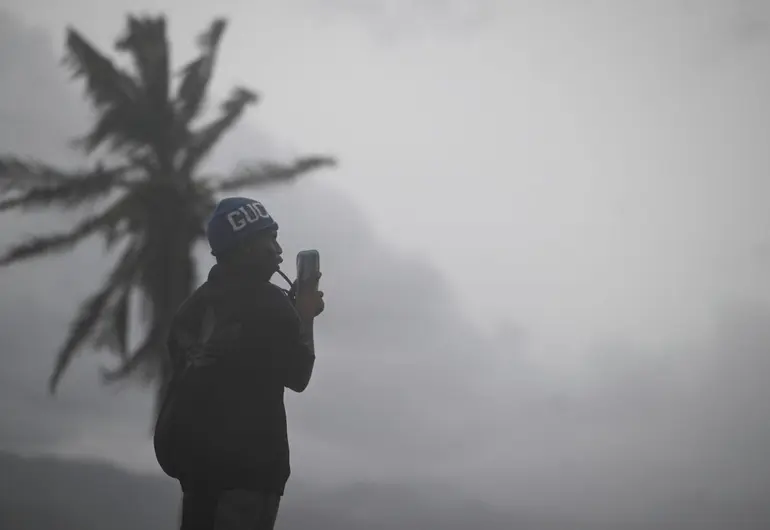 Huracán Melissa, la ‘tormenta del siglo’, toca tierra en Jamaica