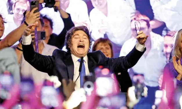Sorpresiva y contundente victoria de Milei; voto de confianza al gobierno
